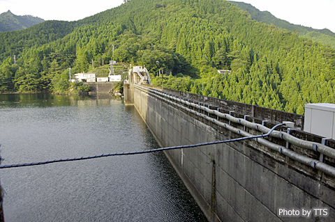 ����d�͎��R���N���[�g�_���F��X��_��