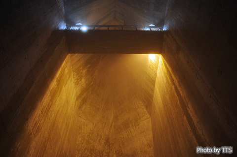 ����d�͎��R���N���[�g�_���F���R�_��