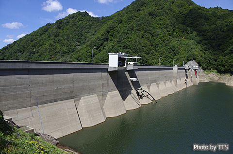 ����d�͎��R���N���[�g�_���F�����_��