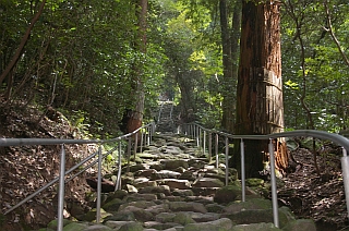 �F�얁�R�����ς݂̐Βi