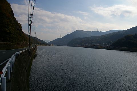 n엒